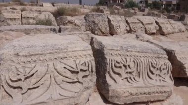 Ürdün 'ün Jerash şehrindeki antik taş oymalarının detayları.