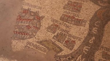 Mozaik haritası Ürdün 'deki Yunan Ortodoks Kilisesi' nin zeminini kaplıyor.