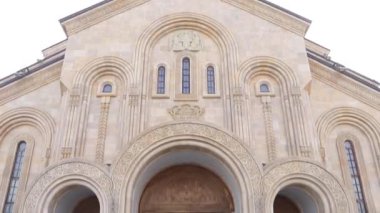 Tiflis 'in Kutsal Üçlü Katedrali, Sameba Katedrali olarak da bilinir.