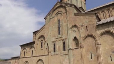 Svetitskhoveli Katedrali Gürcistan 'ın ana Ortodoks Hıristiyan katedralidir.