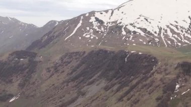 Gürcistan 'daki Büyük Kafkasya Dağları manzarası