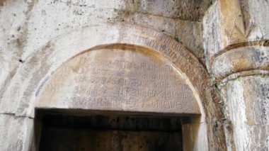 Haghpat ve Sanahin antik manastırlarının iç mimarisi.