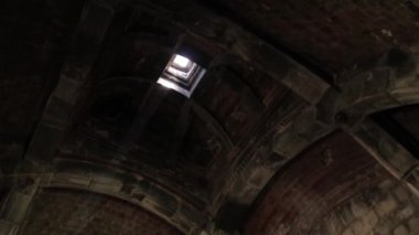 Haghpat ve Sanahin antik manastırlarının iç mimarisi.