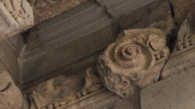 Garni Tapınağı 'nın Ermeni tarzı taş oymaları.