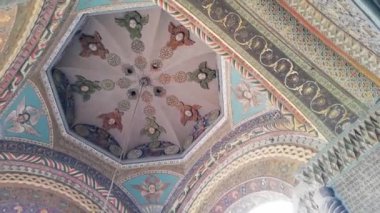 Ermenistan 'daki Etchmiadzin Katedrali' nin kubbesinde bir duvar resmi