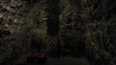 Khor Virap Manastırı 'ndaki St. Gevorg Kilisesi' nin altında bir yeraltı hapishanesi.
