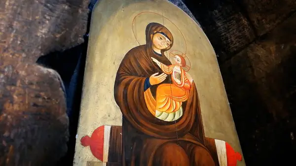 Khor Virap Manastırı 'ndaki St. Gevorg Şapeli' nde sergilenen İsa 'yı tutan bir simge.