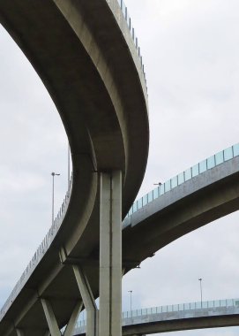 Bangkok, Tayland 'daki Endüstriyel Çevre Yolu Köprüsü manzarası