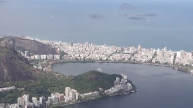 Rio de Janeiro, Brezilya 'daki Rodrigo de Freitas Gölü' nün havadan görünüşü
