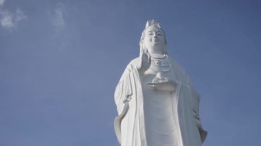 Vietnam 'daki Linh Ung Pagoda' daki Buda Heykeli.