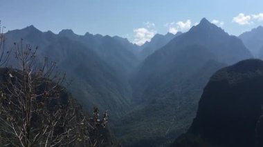 Cadı şapkası şeklinde bir vadi, Machu Picchu 'dan görüldü.
