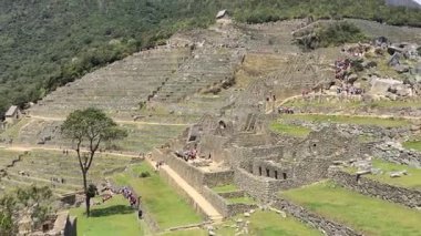 Peru 'nun yüksek dağlarındaki İnka medeniyetinin antik kalıntıları.