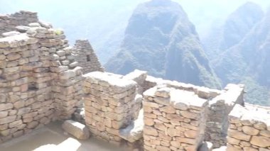 Machu Picchu 'daki İnka' nın antik taş düzenlemesi.