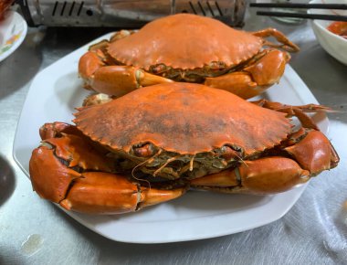 Taze pişmiş yengeç.