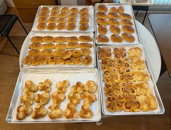 Çeşitli Taze Fırınlanmış Ekmekler