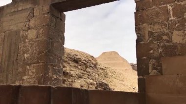 Djosers 'ın Çerçeveli Görünümü Taş Pencereden Adım Piramidi