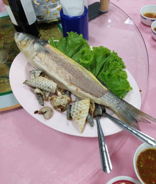 Soğuk Çin gri kefal balığı geleneksel bir Teochew tabağı