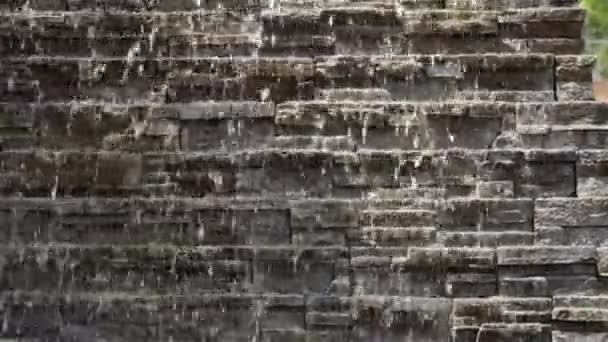 Experimente Belleza Tranquila Una Cascada Artificial Sus Rocas Texturizadas Creando — Vídeo de stock