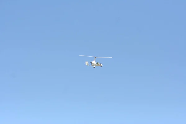 Repülőgép Autogyro Repülő Égen — Stock Fotó