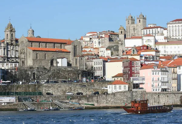 Porto, Portekiz-dolaylarında Eylül, 2017: Douro Nehri 'nin eski şehri.