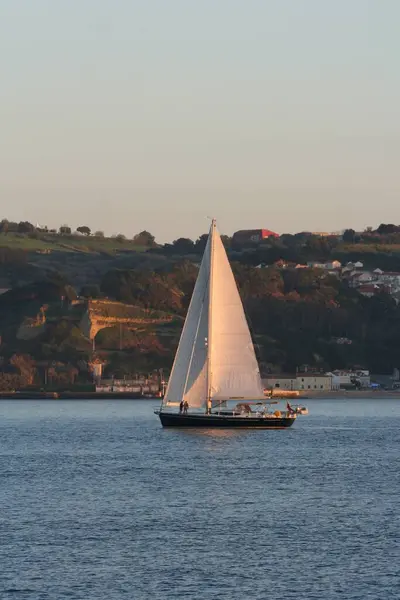 Limanda yelken açmak