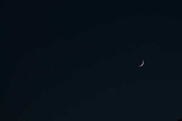 Shot Half Moon Venus Night Sky — Stock Photo, Image