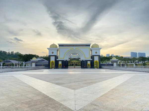 Května 2023 Turisté Před Branou Královského Paláce Istana Negara Istana — Stock fotografie