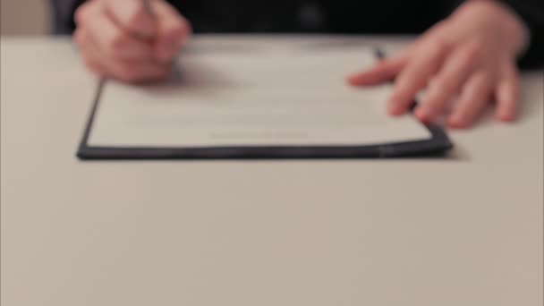 Kafkas Kadın Sözleşmesi Imzaladı Sonra Kinci Mza Çizgisi Ndeki Sözleşmeyi — Stok video