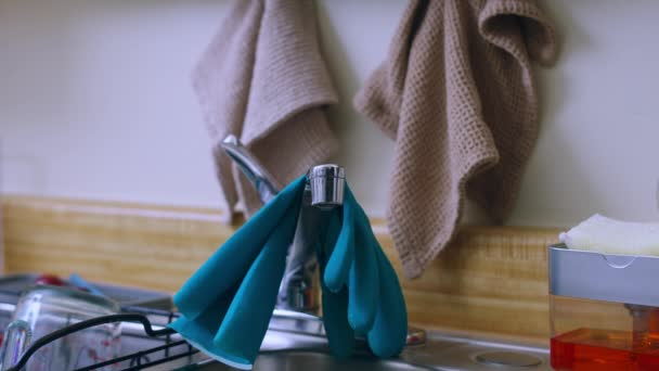 Kitchen Gloves Hanging Leaking Kitchen Water Faucet Shot Arri Alexa — Stock Video