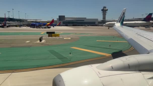 앤젤레스 캘리포니아 2023 웨스트 737 비행기 Lax 공항에서 항공사 활동과 — 비디오
