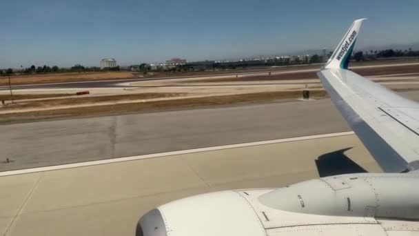 Los Angeles Usa 2023 Startujący Samolot Westjet 737 Odlatujący Lotniska — Wideo stockowe