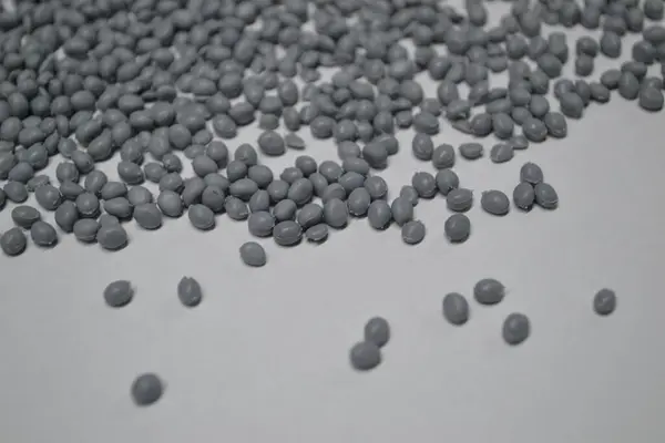 Gri granüller termoplastik elastik. 