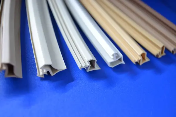 Termoplastik elastomerden yapılmış çok renkli kapı kilitleri.