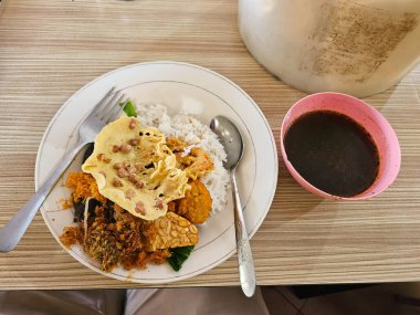 Banyuwangi 'nin eşsiz mutfak hazinesi, Doğu Java: Pecel Rawon