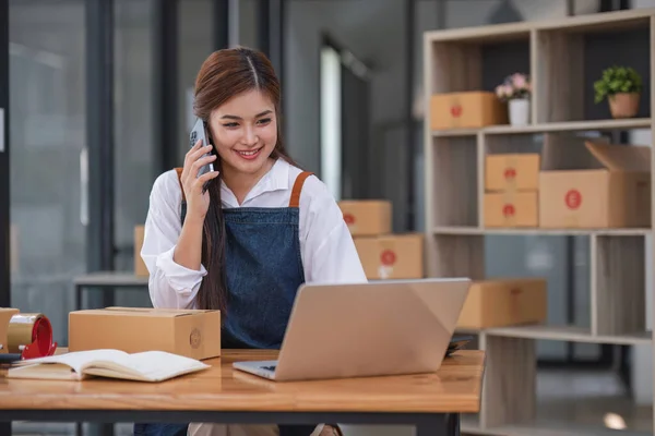 Portrait Young Asian Woman Commerce Employee Sitting Office Full Packages — Stock Photo, Image