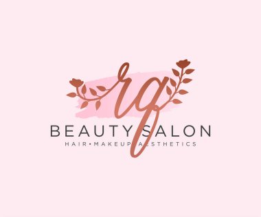 RQ kadınsı logo koleksiyonu şablonu. İlk imzalı el yazısı logosu, düğün, moda, mücevher, butik, çiçek ve botanik, herhangi bir şirket veya işletme için yaratıcı şablona sahip..