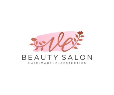 VE feminen logo koleksiyonu şablonu. İlk imzalı el yazısı logosu, düğün, moda, mücevher, butik, çiçek ve botanik, herhangi bir şirket veya işletme için yaratıcı şablona sahip..