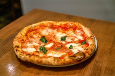 Pizza Margherita (Napoli pizzası))