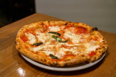 Pizza Margherita (Napoli pizzası))