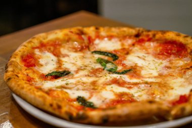 Pizza Margherita (Napoli pizzası))