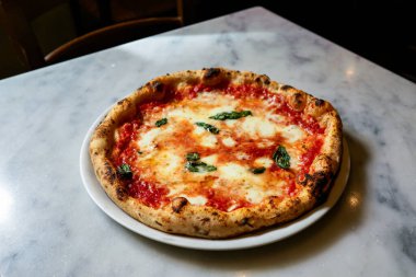 Pizza Margherita (Napoli pizzası))