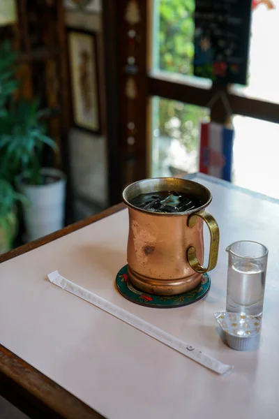 日本一家咖啡店里的冰咖啡 — 图库照片