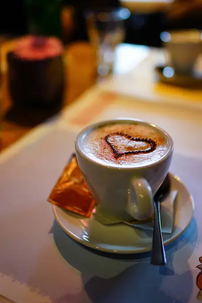 Cappuccino Stylové Kavárně — Stock fotografie