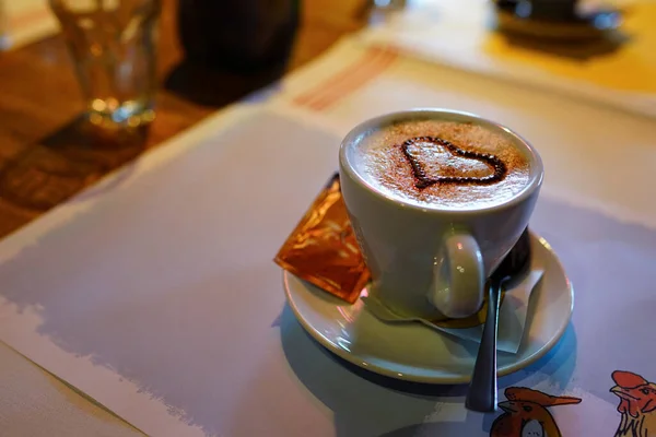 Cappuccino Stylové Kavárně — Stock fotografie