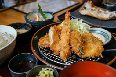 Restoran Karışık Kızartma Yemekleri