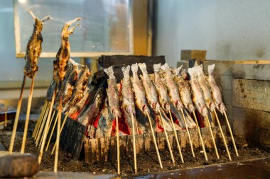 ızgara yamame (karada kilitlenmiş somon balığı)