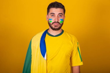 Brezilyalı, Latin Amerikalı 2022 Dünya Kupası 'nda Brezilya' ya tezahürat yapan vatansever, milliyetçi vatansever, ciddi, becerikli, mutluluk ve neşe eşanlamlısı