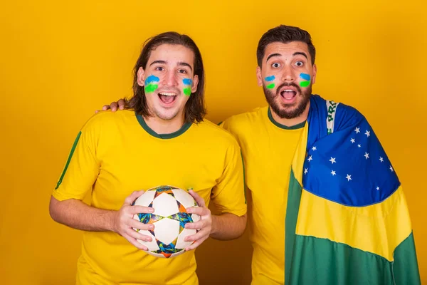 Βραζιλιάνοι Φίλοι Λατινοαμερικανοί Ποικιλομορφία Ζητωκραυγάζουν Για Βραζιλία Στο 2022 Παγκόσμιο — Φωτογραφία Αρχείου
