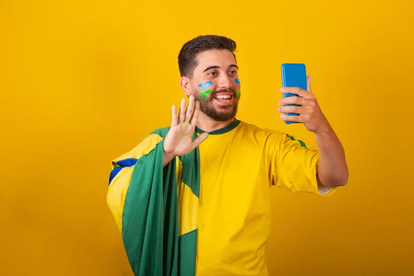 Brasiliansk Latinamerikansk Man Hejar Skamlös 2022 Videosamtal Prata Med Vänner — Stockfoto