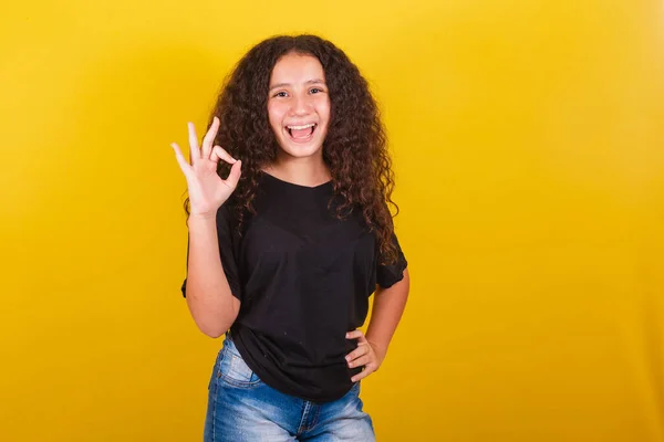 Brazilian Latin American Girl Afro Hair Yellow Background Smiling Making — Stock Photo, Image